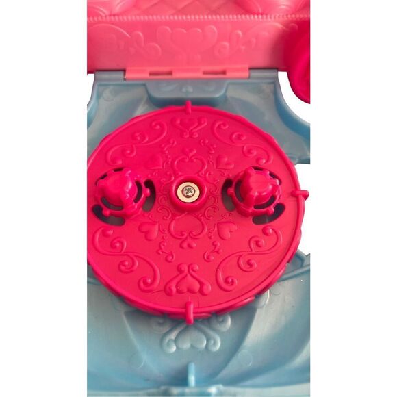 Little People Disney Princess Cinderella's Dancing Carriage playset 12” - Picture 6 of 15